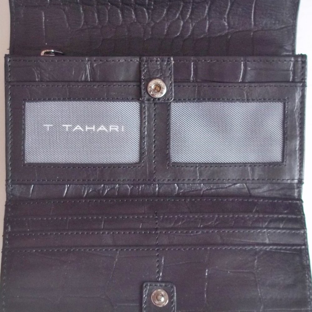 Tahari Leather Flap Clutch Wallet Black Croco NWOT - Picture 4 of 6